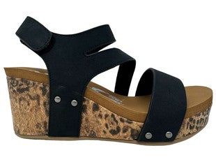 Very G Women's Wedge with vintage inspired